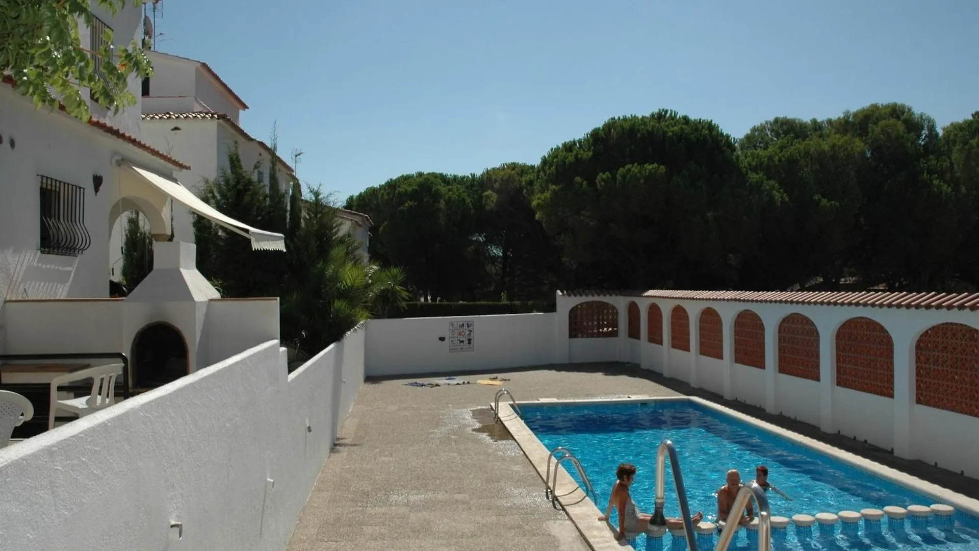 Apartment At Lescala Near Cala Montgo L'Escala Holiday home